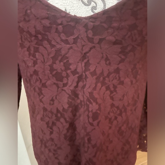 American Eagle size XS burgundy lace top - Picture 8 of 9